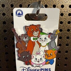 2025 Disney Parks Family Cluster Pin Aristocats Marie Berlioz Toulouse Duchess